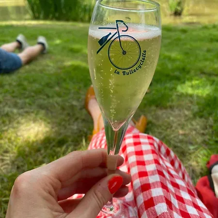 Maison Blanc De Blanc - Guest In A Family *